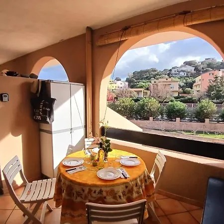 Le Di Lidia Due Con Piscina E Accesso Diretto Al Mare *