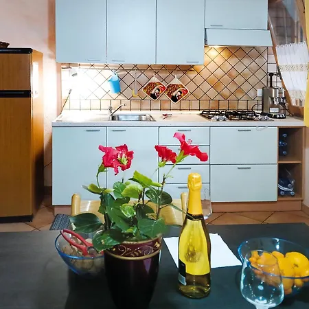 Апартаменты Le Di Lidia Due Con Piscina E Accesso Diretto Al Mare Кастельсардо