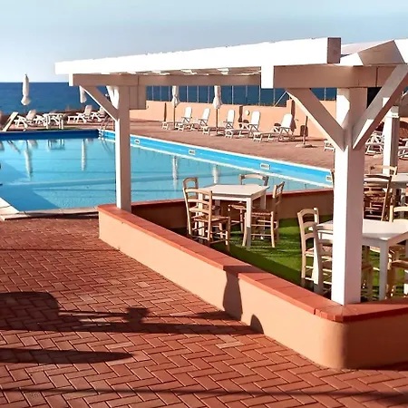 Le Di Lidia Due Con Piscina E Accesso Diretto Al Mare דירה *